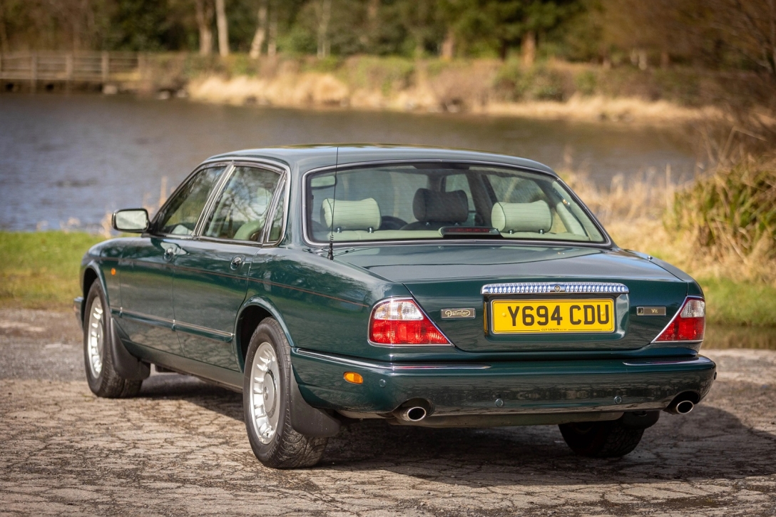 Daimler Majestic, Jaguar XJ, кралица Елизабет II, автомобил Елизабет II, кралица Елизабет II