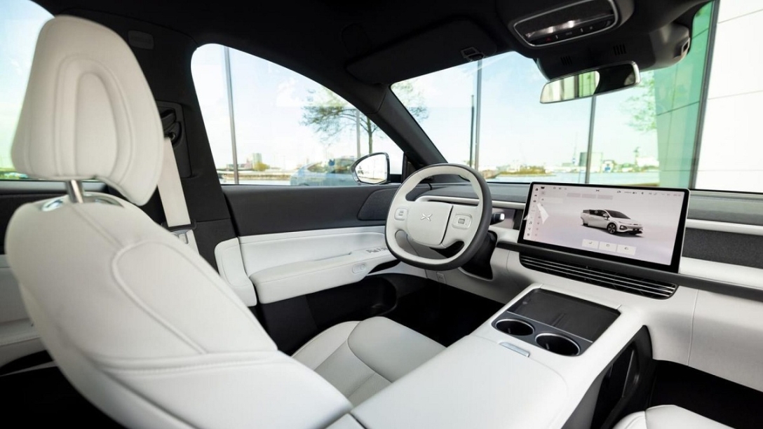 салон XPeng G6, XPeng G6, електромобіль XPeng, китайський електромобіль