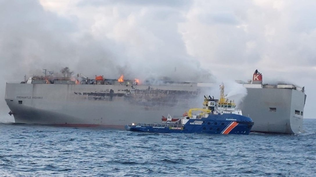 Магистрала Fremantle, пожар на кораб, пожар на кораб