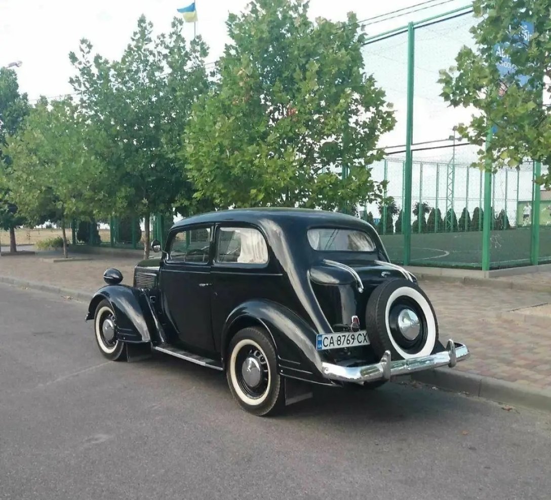 Opel Super 6 1937 года в новом состоянии выставили на продажу в Украине