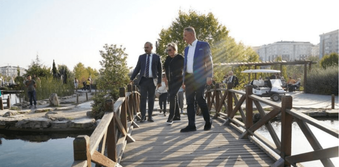 визит чиновников Ялты в Турцию, парк, мост