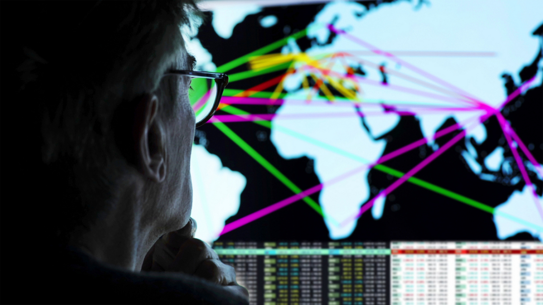 Одна з передумов торговоъ війни - кібершпіонаж та крадіжка інтелектуальної власності, що здійснюють представники китайських корпорацій