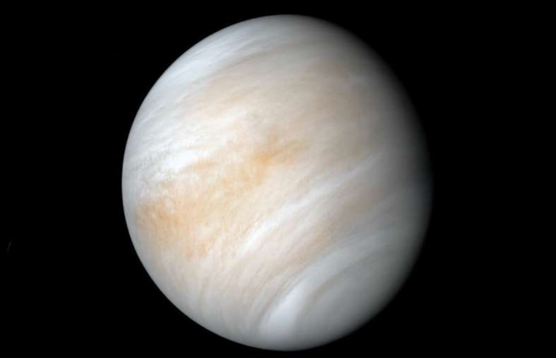 Венера единственная планета в нашей системе которая вращается против часовой