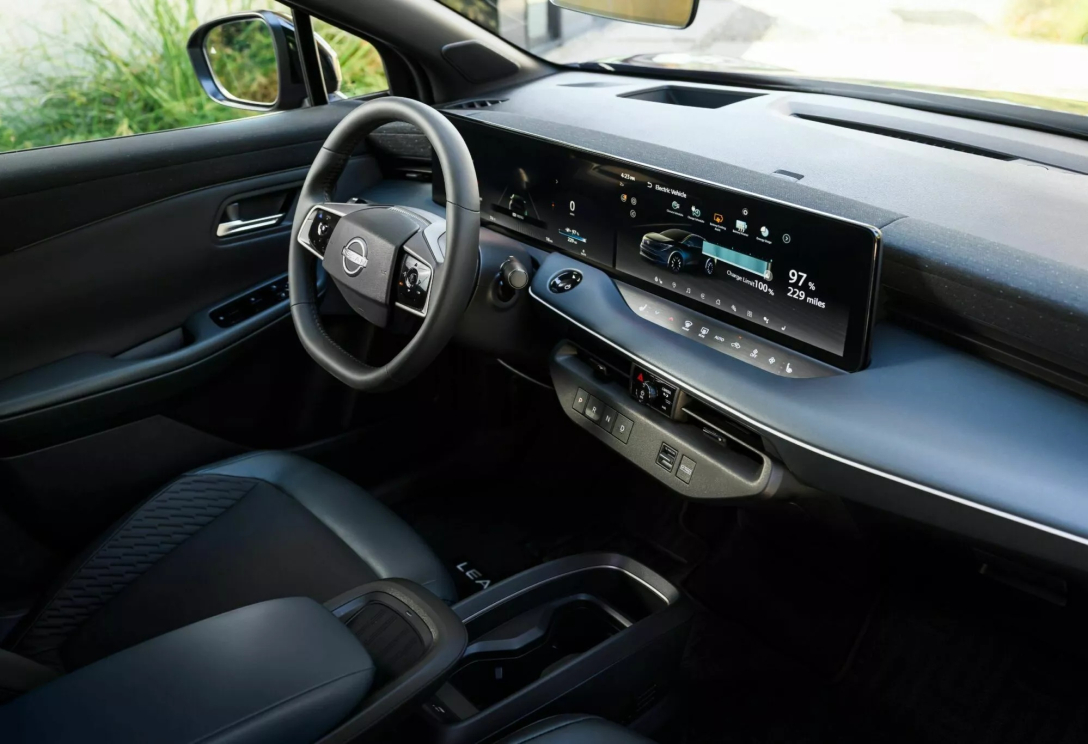 Салон Nissan Leaf 2026