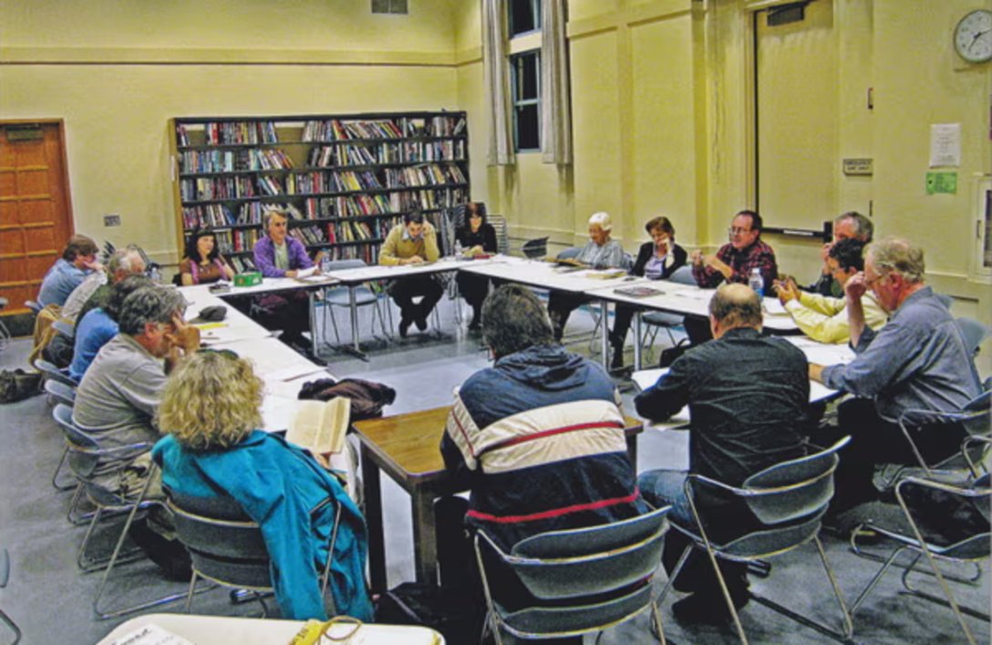 «Это никогда не закончится»: книжный клуб на протяжении 28 лет читал ...