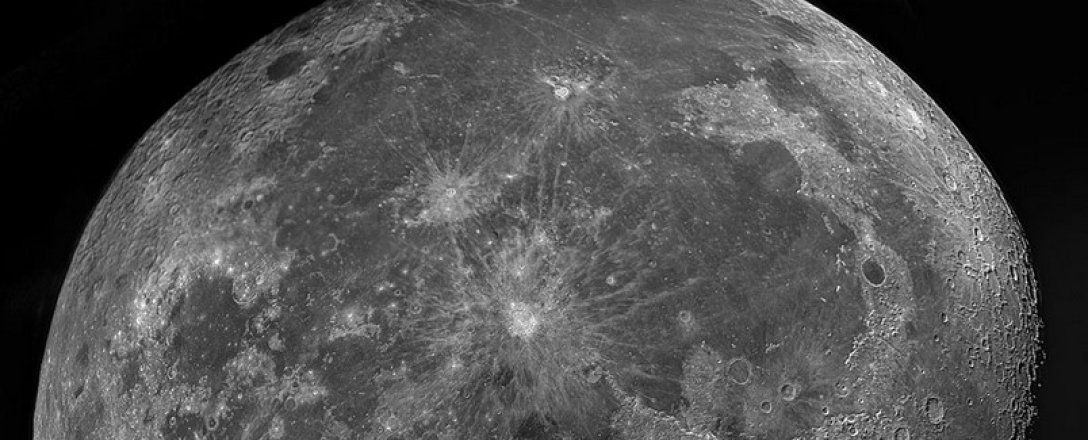 3 25 луна. Снимки Луны. Луна Спутник Луны. Обломки Луны. Аполлон 14 снимок Луны.