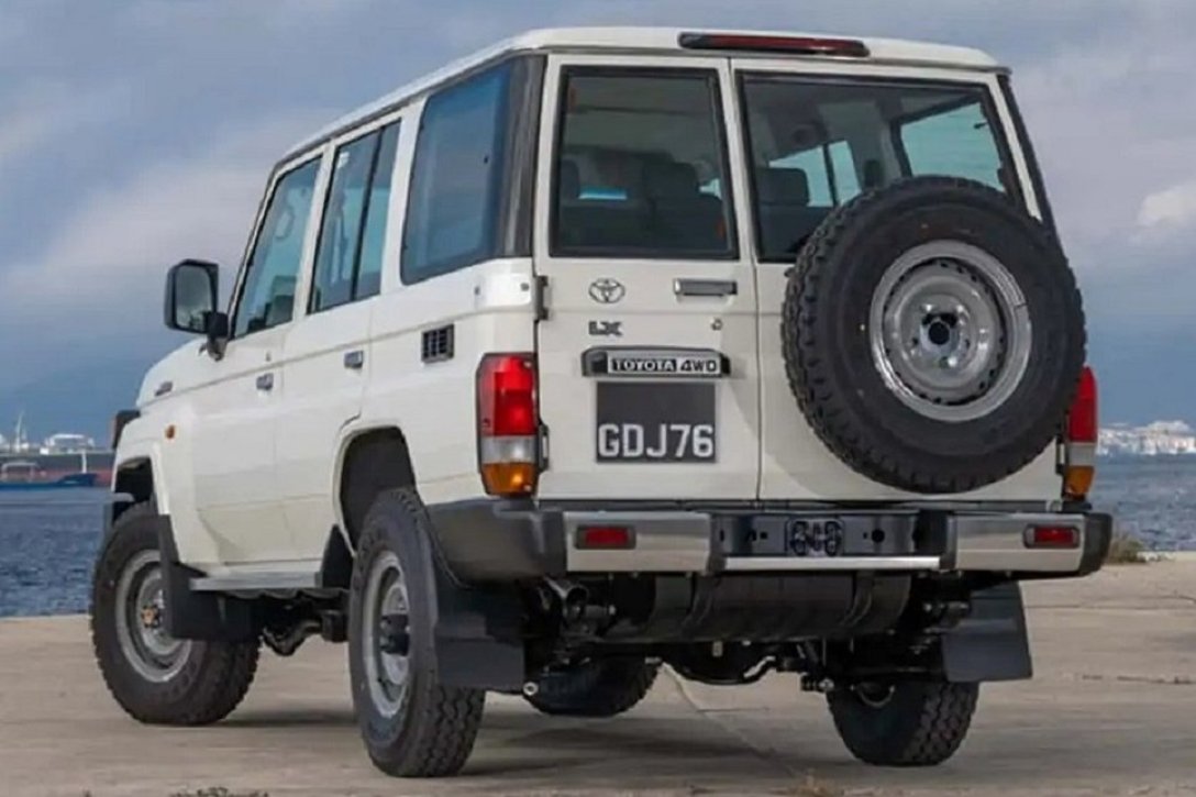 Toyota Land Cruiser GDJ76