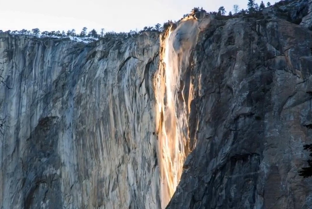 Калифорнийски водопад Хвощ, водопад, огнепад, пожаропад, рядко явление, илюзия, слънце, слънчеви лъчи, национален парк