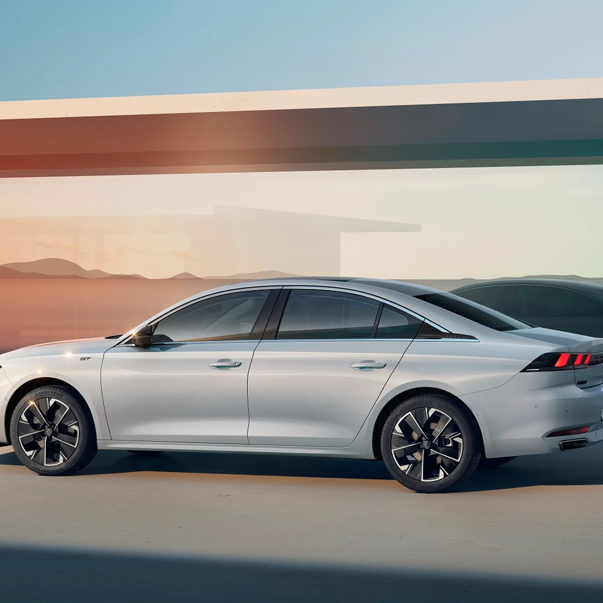 Новый Peugeot 508 L презентовали официально