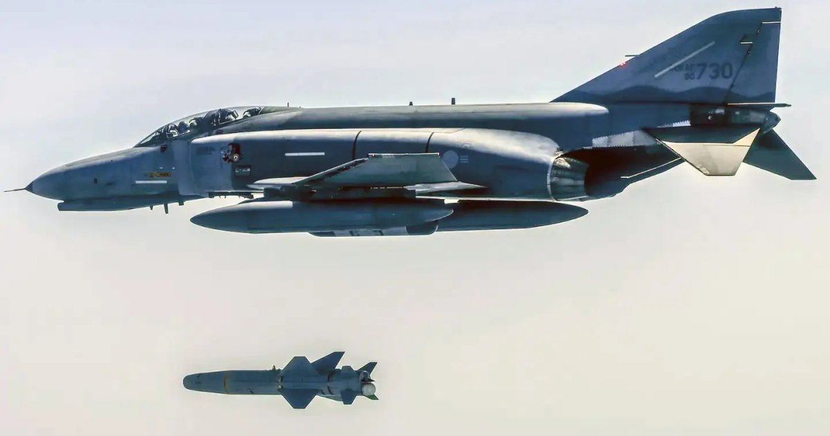 В Южной Корее провели последние стрельбы ракетами AGM-142 Popeye — видео