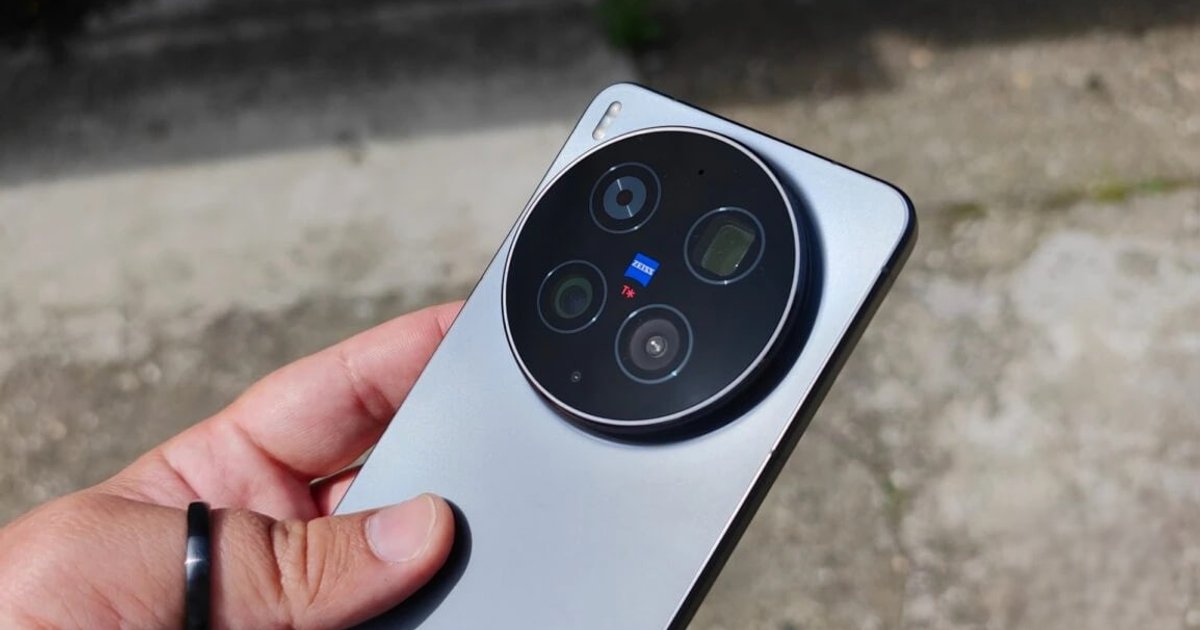 Китайський смартфон Vivo X300 Ultra перевершив iPhone 17 Pro Max