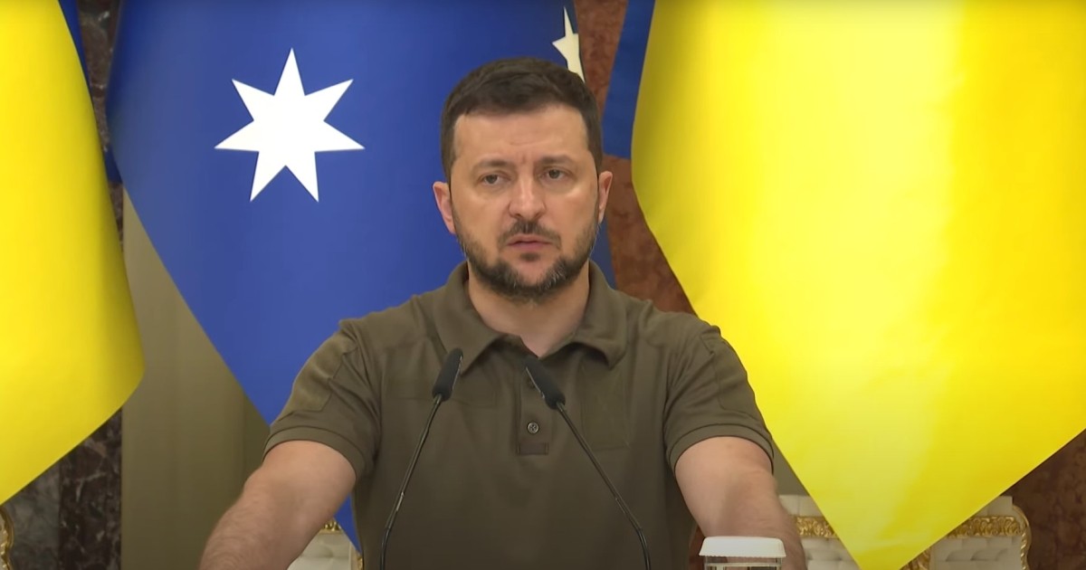 Зеленский подтвердил отход украинских сил из Лисичанска