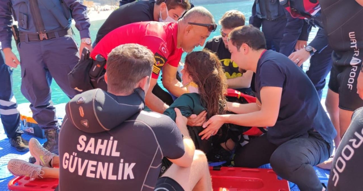 In Turkey, a parachutist from Ukraine fell into the sea (photo)