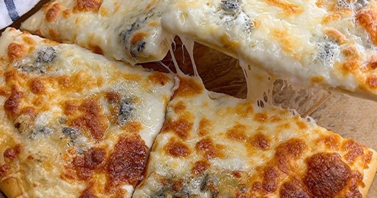 Вкусная домашняя пицца с курицей, грибами и сыром в духовке🍕🍕