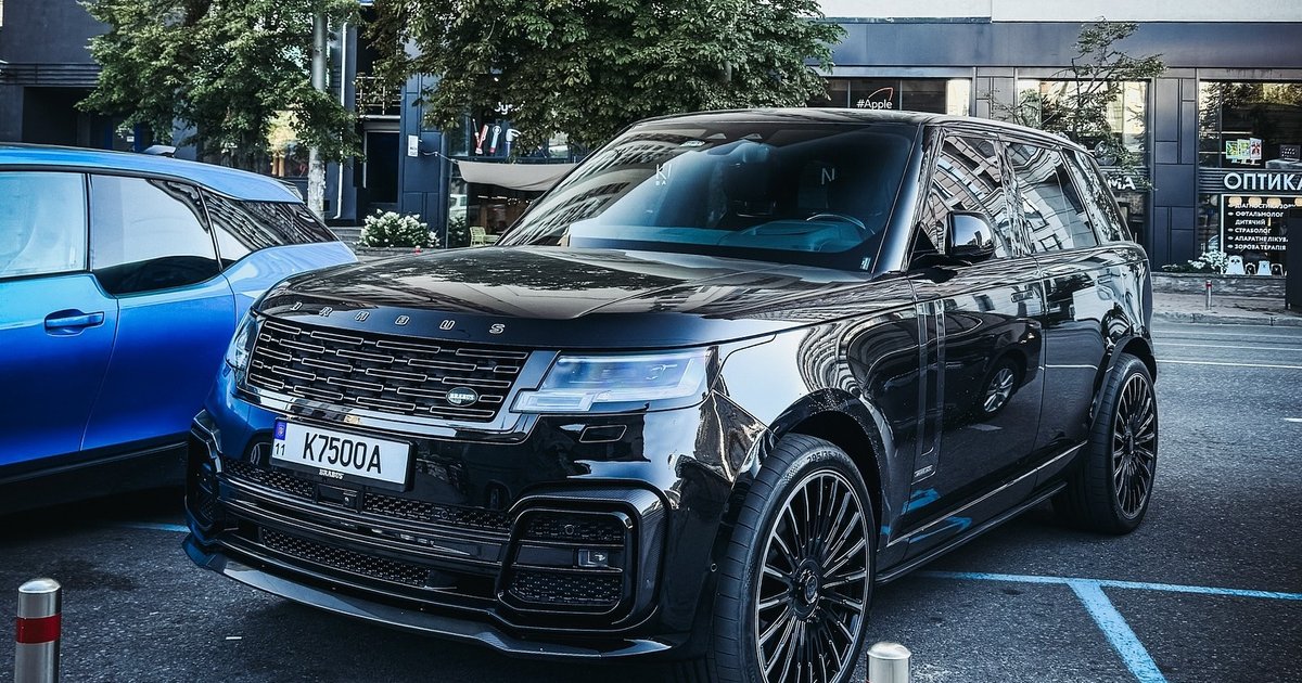 Range Rover в тюнинге Brabus на 600 сил сфотографировали в Киеве