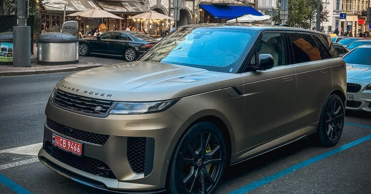 ROVER  A class of its own 16インチ　6段変速 Ракета за 10 миллионов: в Киеве появился самый быстрый Range Rover