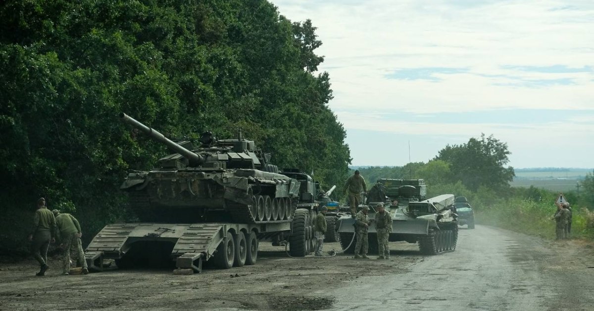 100 танков это дивизия или полк