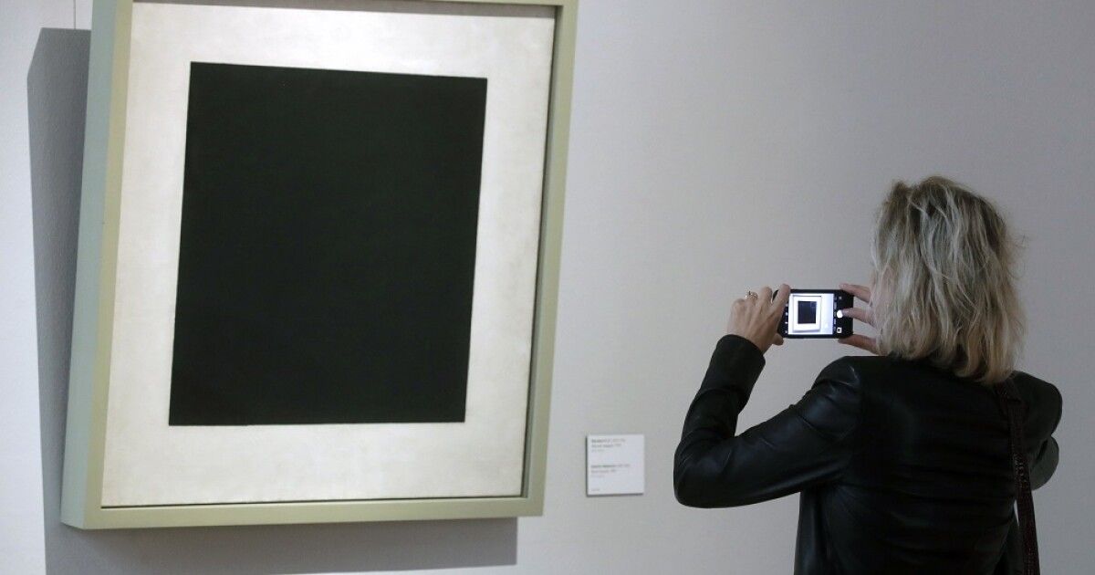 Картина черный квадрат. Казимир Малевич чёрный квадрат. Картина Казимира Малевича черный квадрат. Малевич черный квадрат 1915. Казимир Малевич черный квадрат Эрмитаж. Картина черный квадрат. Казимир Малевич чёрный квадрат. Картина Казимира Малевича черный квадрат. Малевич черный квадрат 1915. Казимир Малевич черный квадрат Эрмитаж.