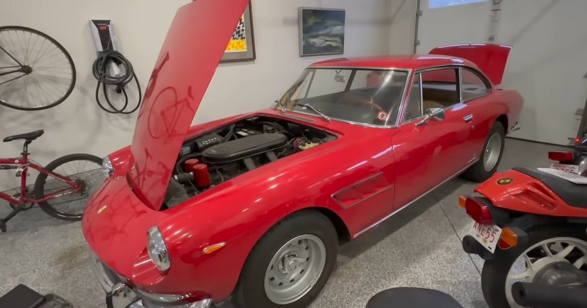 A rare 0,000 Ferrari supercar has been gathering dust for years in an abandoned garage (video)