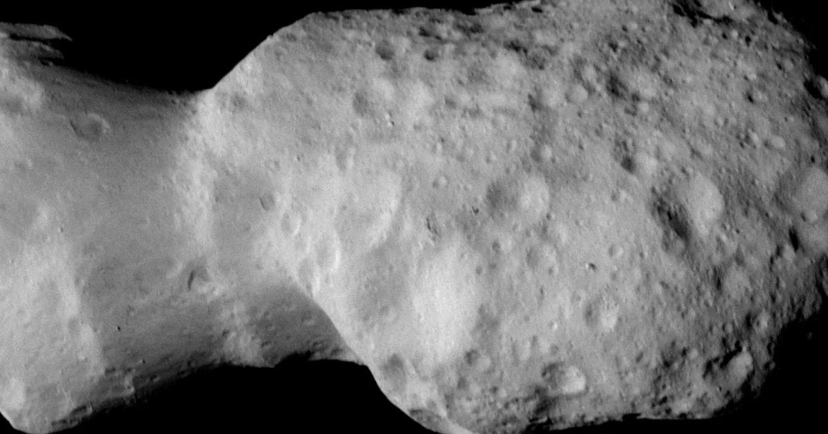 Довжина 8 кілометрів: космічний апарат NASA виявив "арахіс" з водою за Марсом (фото)