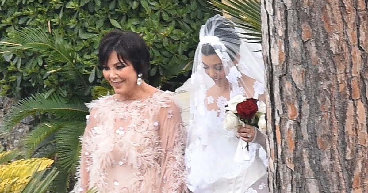 First photos of Kourtney Kardashian's Italian wedding - Live Feeds