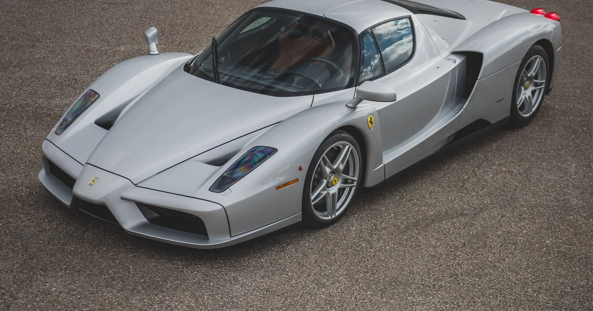 Виявлено легендарний 20-річний суперкар Ferrari в стані нового