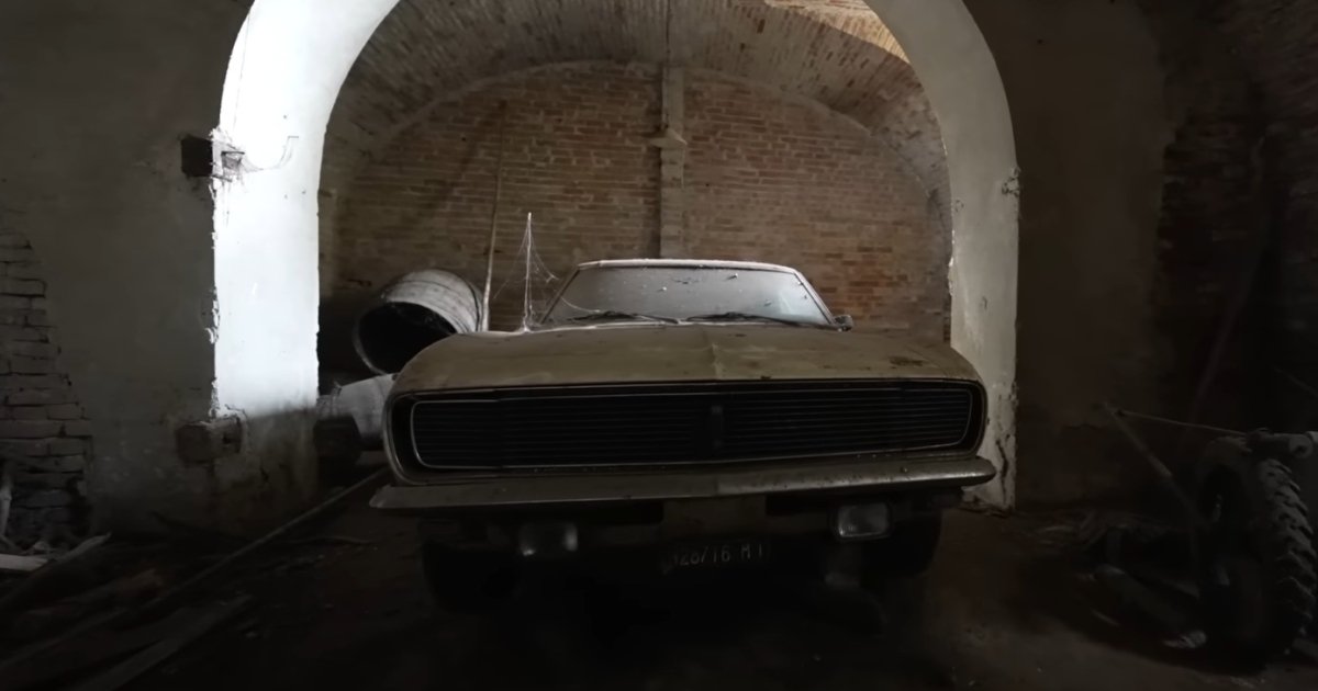 Rare Chevrolet Camaro has been abandoned in an old estate for more than half a century (video)