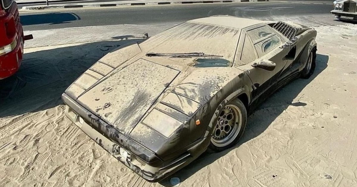 Abandoned legend: a 0,000 Lamborghini supercar found in the desert (photo)