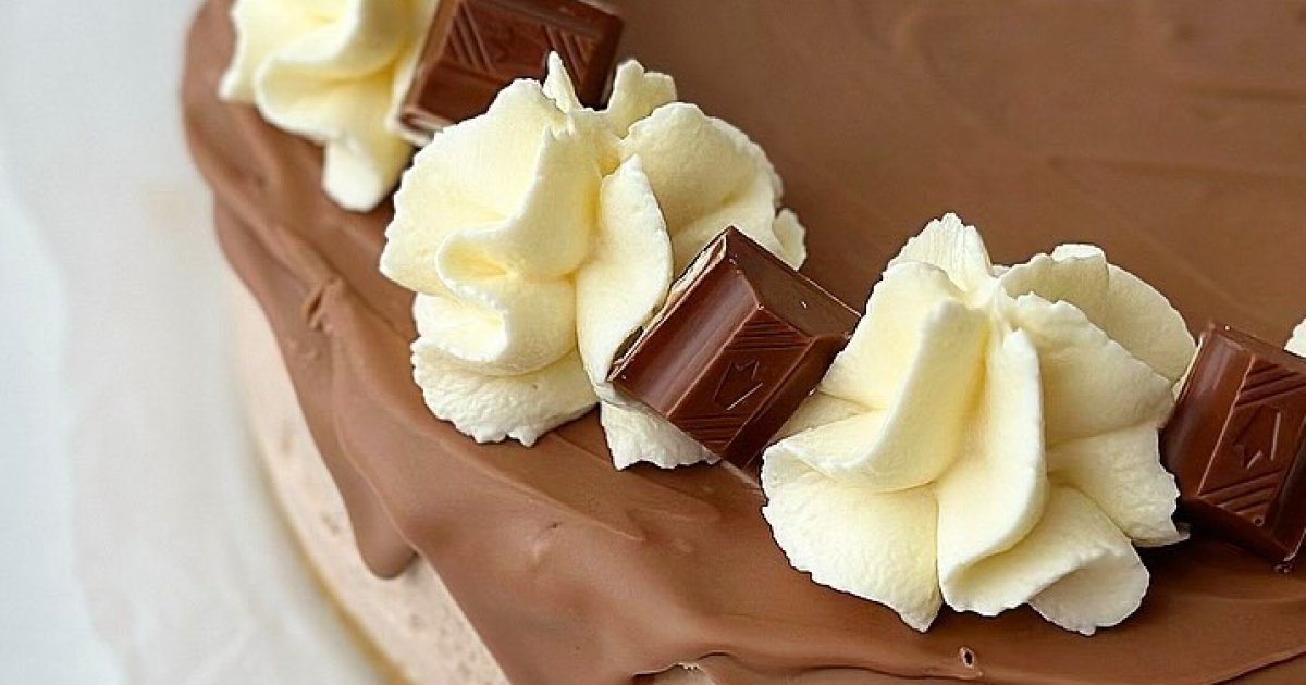 Торт из шоколада «Киндер» в два яруса