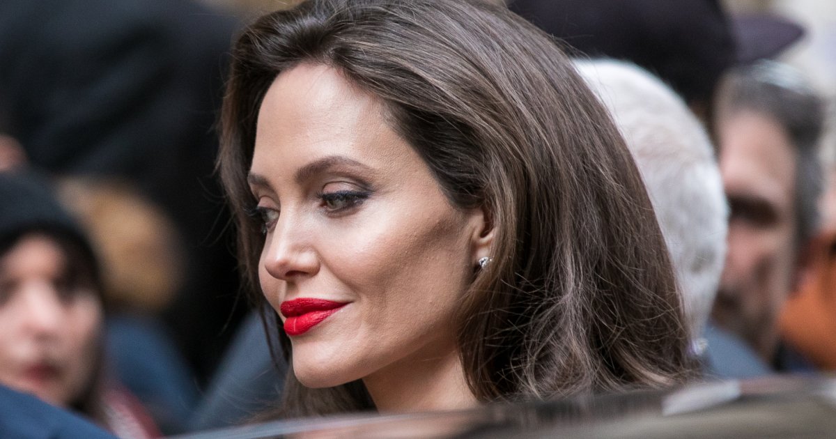 Впервые выпущены провокационные фото молодой Анджелины Джоли