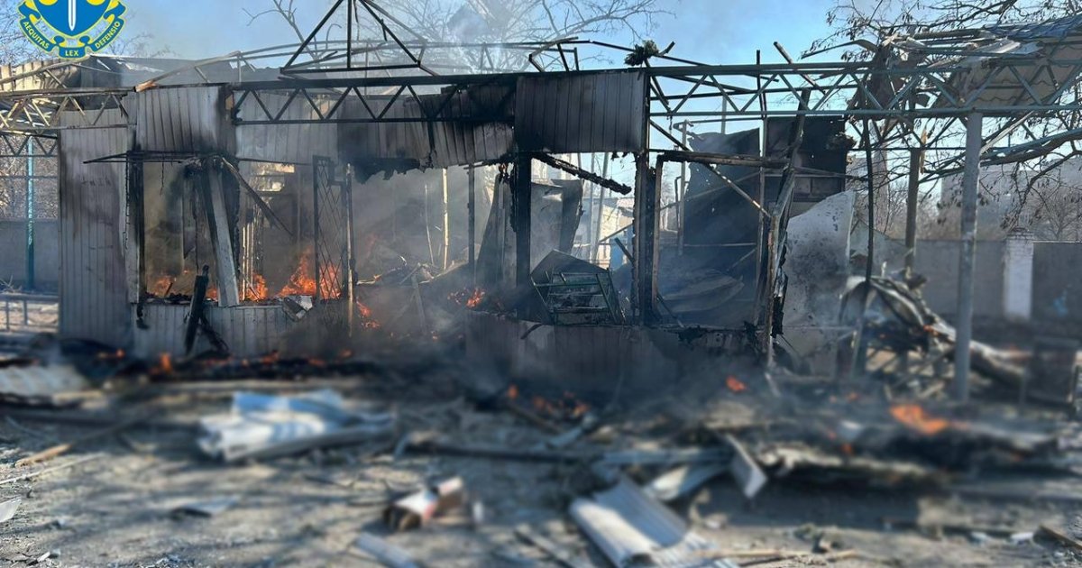 Разрушены здания и масштабный пожар: что известно о ночном ударе РФ по Харькову