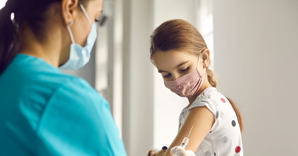 В Украине разрешили вакцинировать против COVID-19 детей от 12 лет