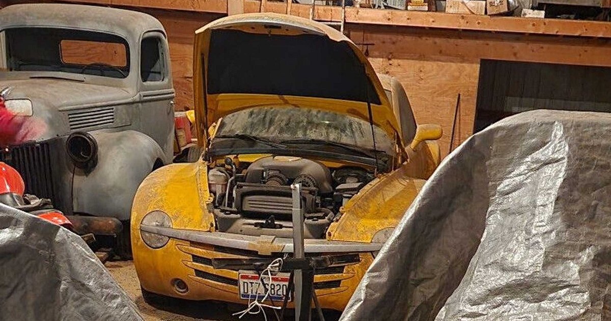 Rare 18-year-old sports car with 1,500 km mileage discovered (photo)