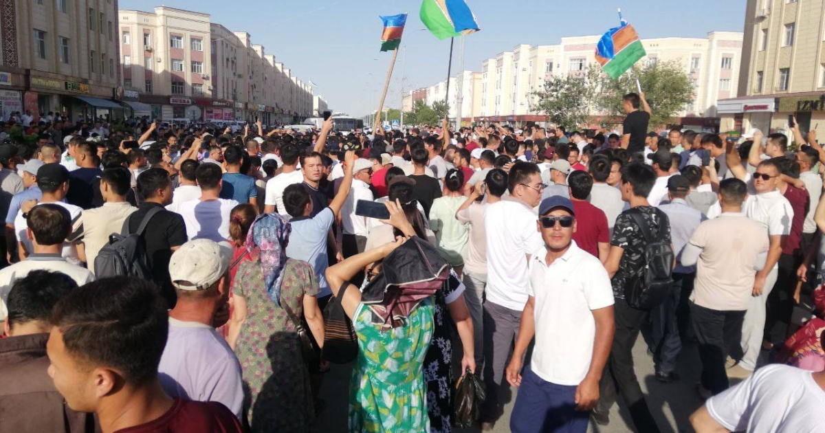 Протесты в Каракалпакстане: люди вышли на улицы из-за инициативы Ташкента изменить статус республики