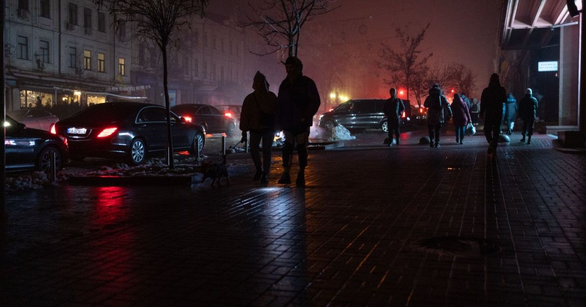 Без води, тепла і транспорту: чим і навіщо лякають українців напередодні сильних холодів