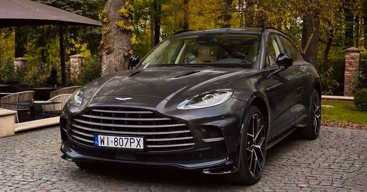 Кроссовер Aston Martin на 700 сил сфотографировали во Львове на