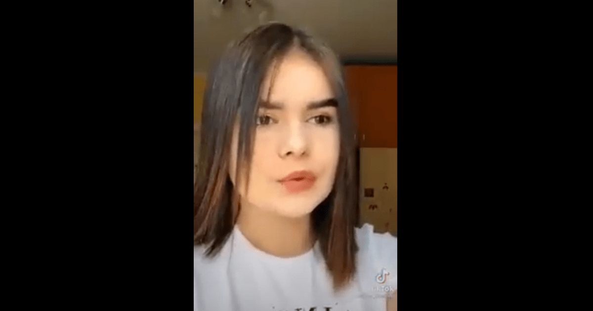Порно видео молодая девушка лижет зрелой