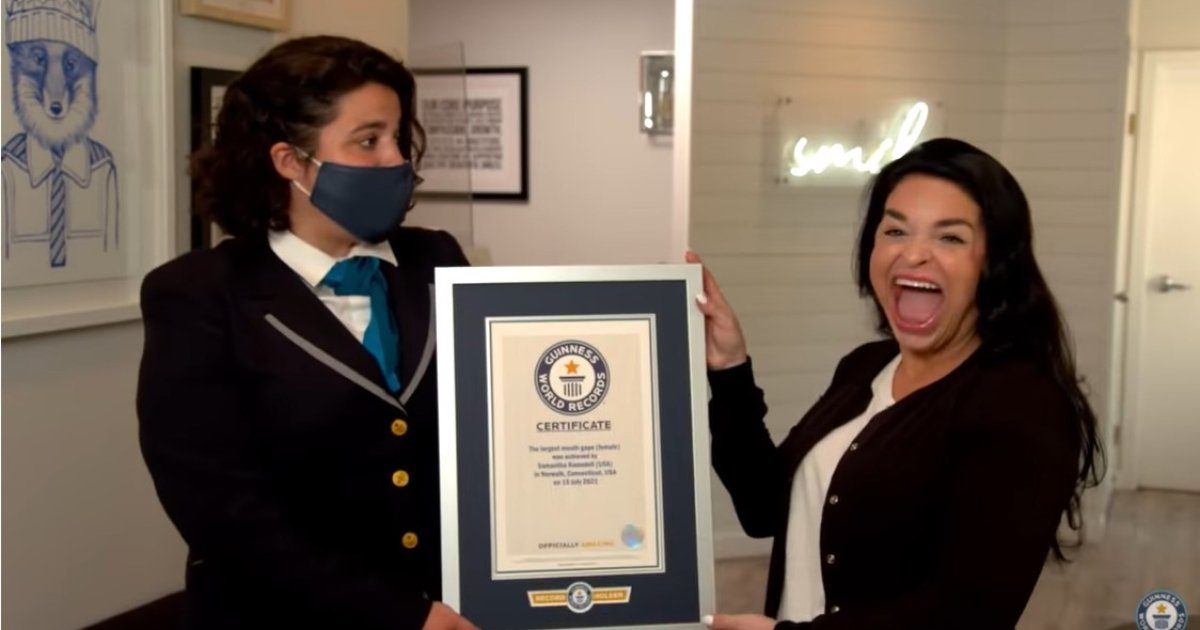 Женщина с самым большим ртом в мире попала в Книгу рекордов Гиннесса (видео)
