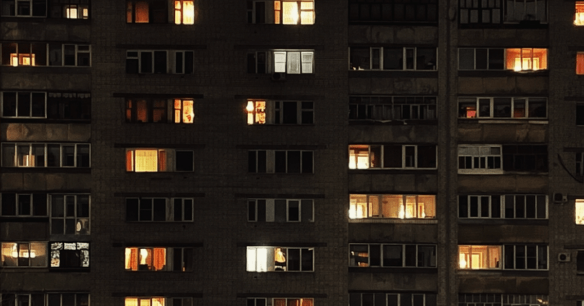 Проблемы в Киеве и 14 областях: в каждом из регионов все еще без света по 100 тыс. жителей - Зеленский