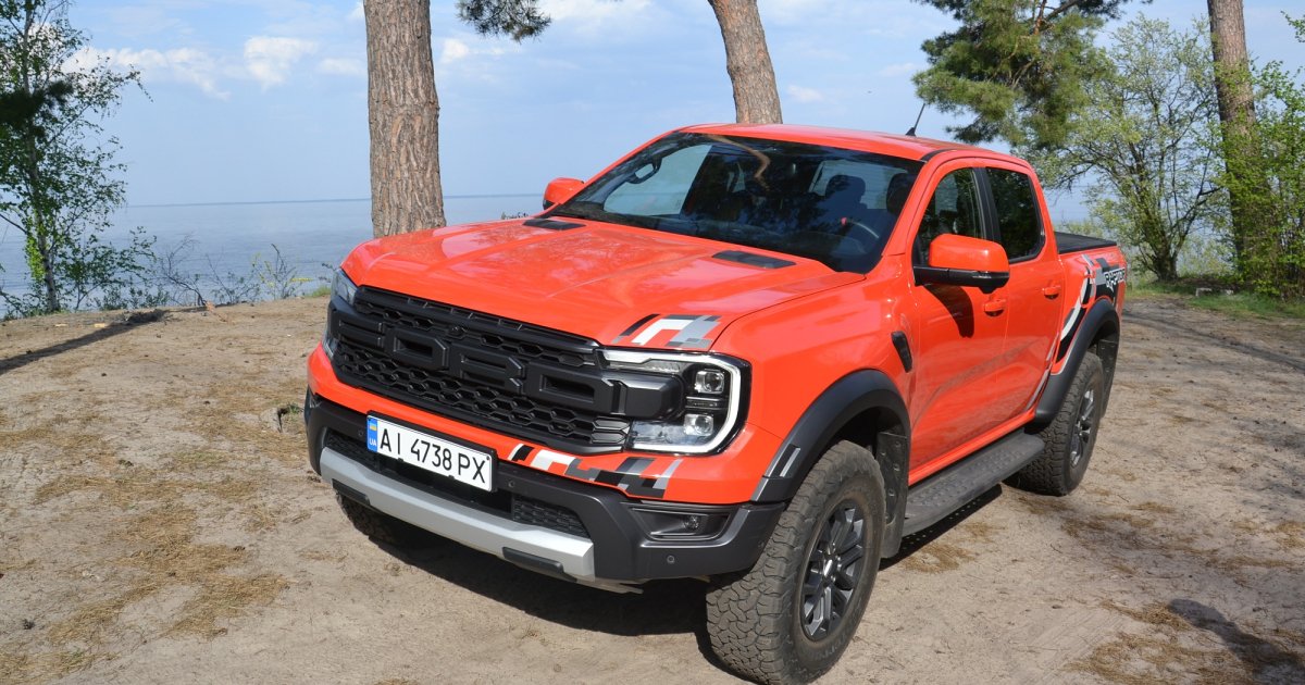 Тест Ford Ranger Raptor — чим вражає найпотужніший пікап в Україні