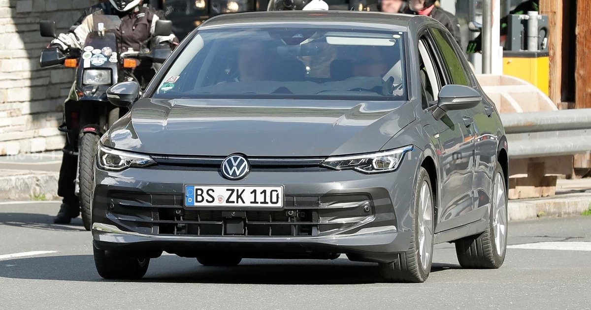 Latest Updates on Volkswagen Golf 8 Before Electric Generation – 2024 Spy Photos and Details