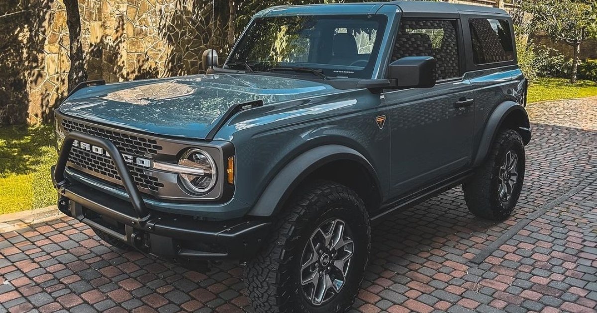 Revived Ford Bronco in Ukraine: Retro Design and Off-Road Capabilities