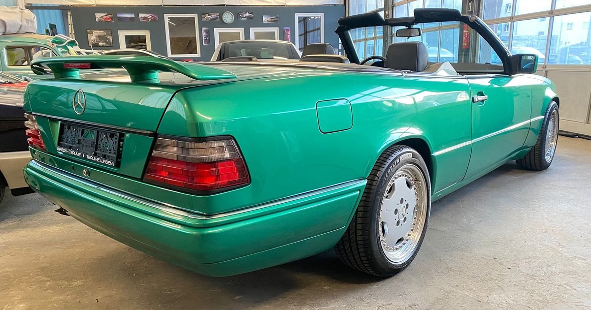 Уникальный кабриолет Mercedes W124 Designo привезли в Украину фото