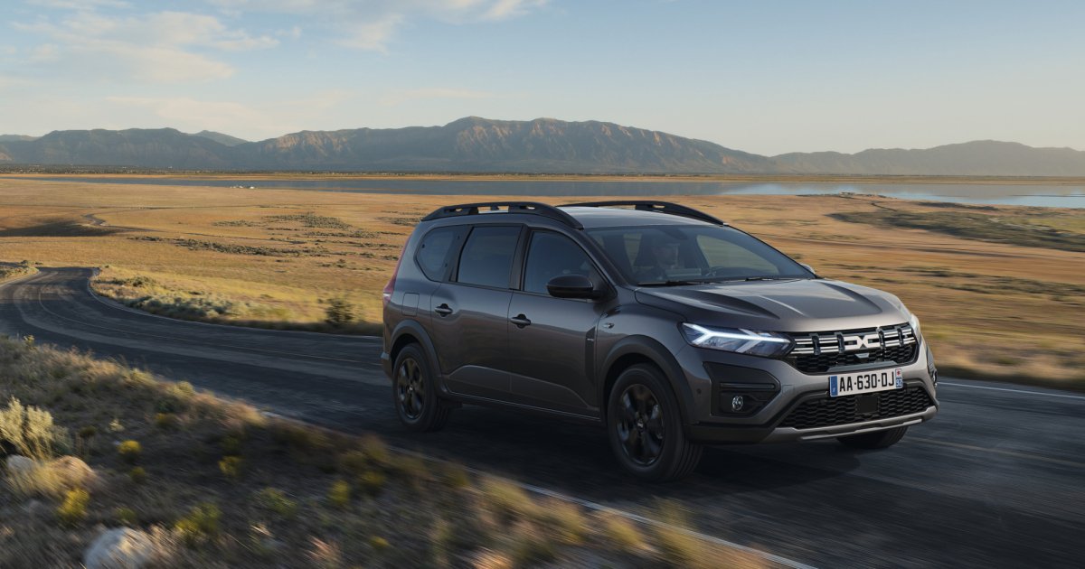 Sales of an affordable hybrid crossover from Renault begin (photo)