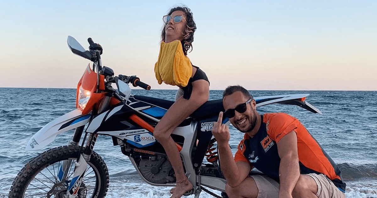 Жінка, яка народилася без обох рук і однієї ноги, змінює світ (фото)