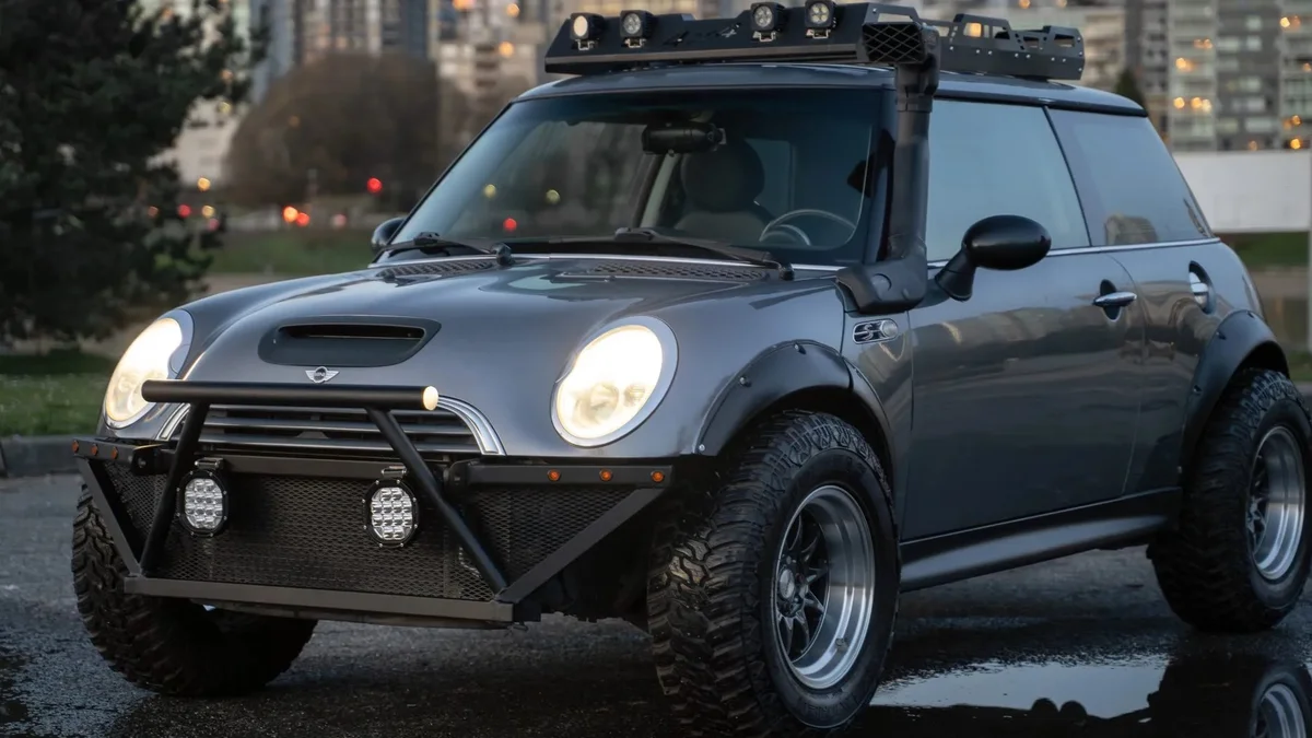Тюнінг Mini Cooper: хетчбек перетворили на позашляховик