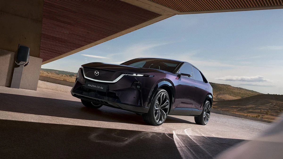 Новый доступный электрокроссовер Mazda CX-6e — подробности и фото