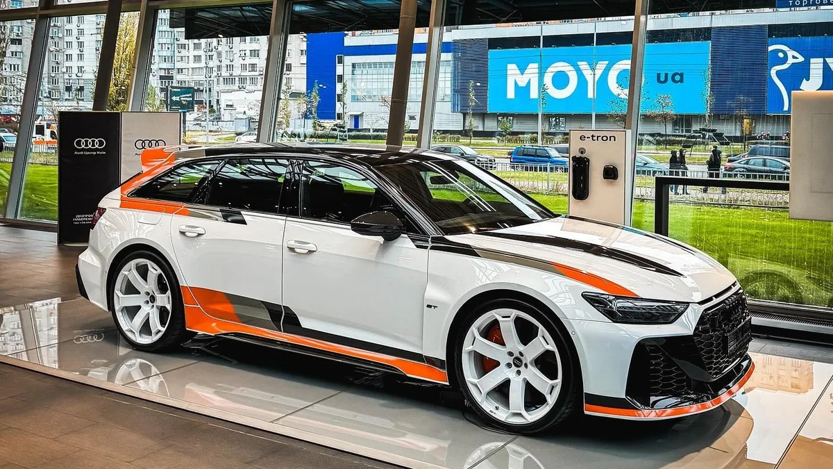 Самый быстрый в мире универсал: в Киев привезли Audi RS6 GT