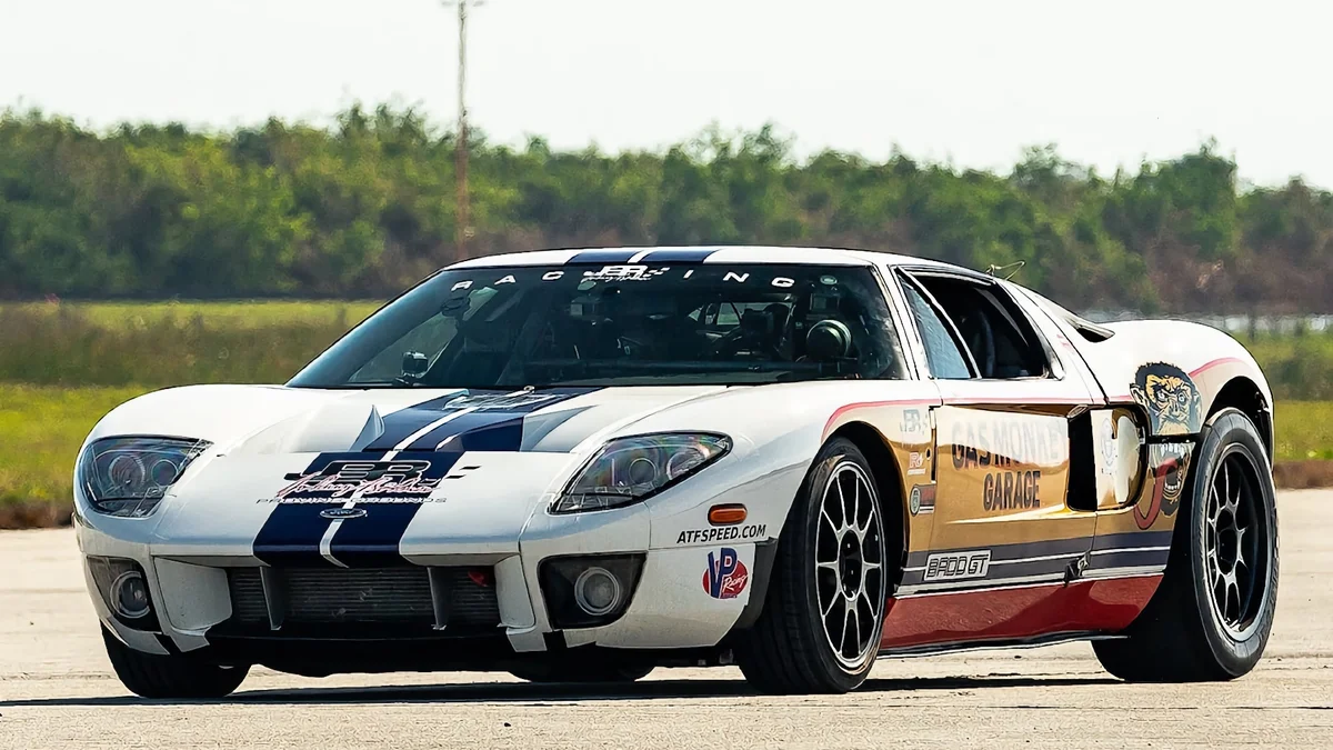 Случайный рекорд: 16-летний Ford развил 500 км/ч и стал самым