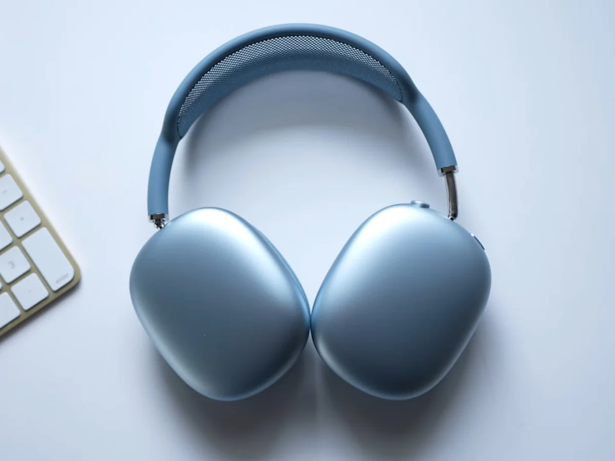 Не оправдывает такую цену»: специалисты разобрали новые AirPods